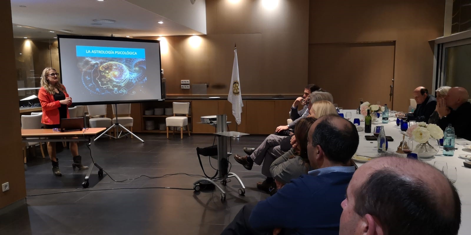 Conferencia del Rotary Club Mataró-Maresme con Laura Lahoz Herranz sobre «ASTROLOGIA PSICOLÓGICA»